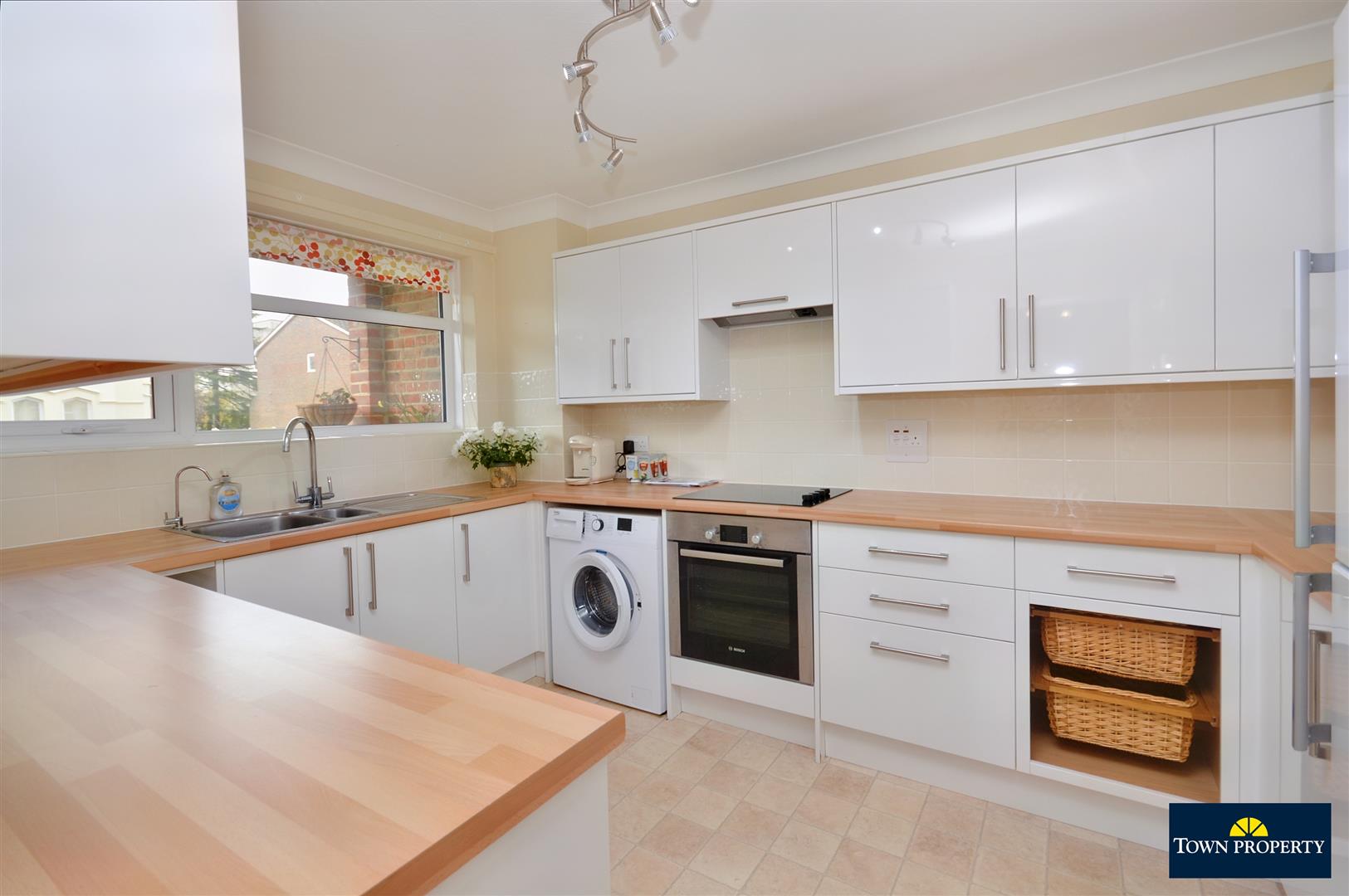 Property Details for Blackwater Road Eastbourne BN21 4JE Town